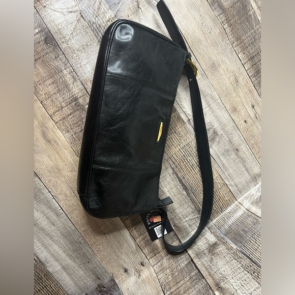 Oroton black leather shoulder handbag - Picture 8 of 15